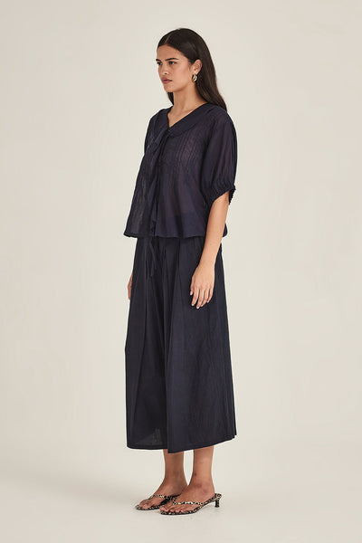 Sills Elodie Blouse Cream pleated blouse with a ruffled collar 3/4 sleeves