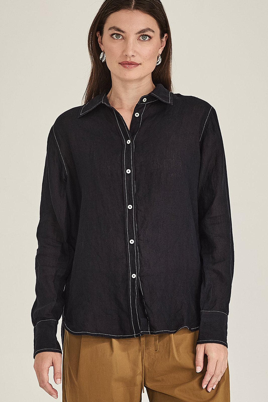 SILLS PRINCETON LINEN SHIRT classic button up linen shirt with white contrast stitching comes in navy, blue and green