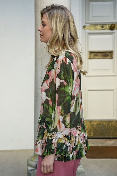 YOU GIVE ME THE FRILLS BLOUSE