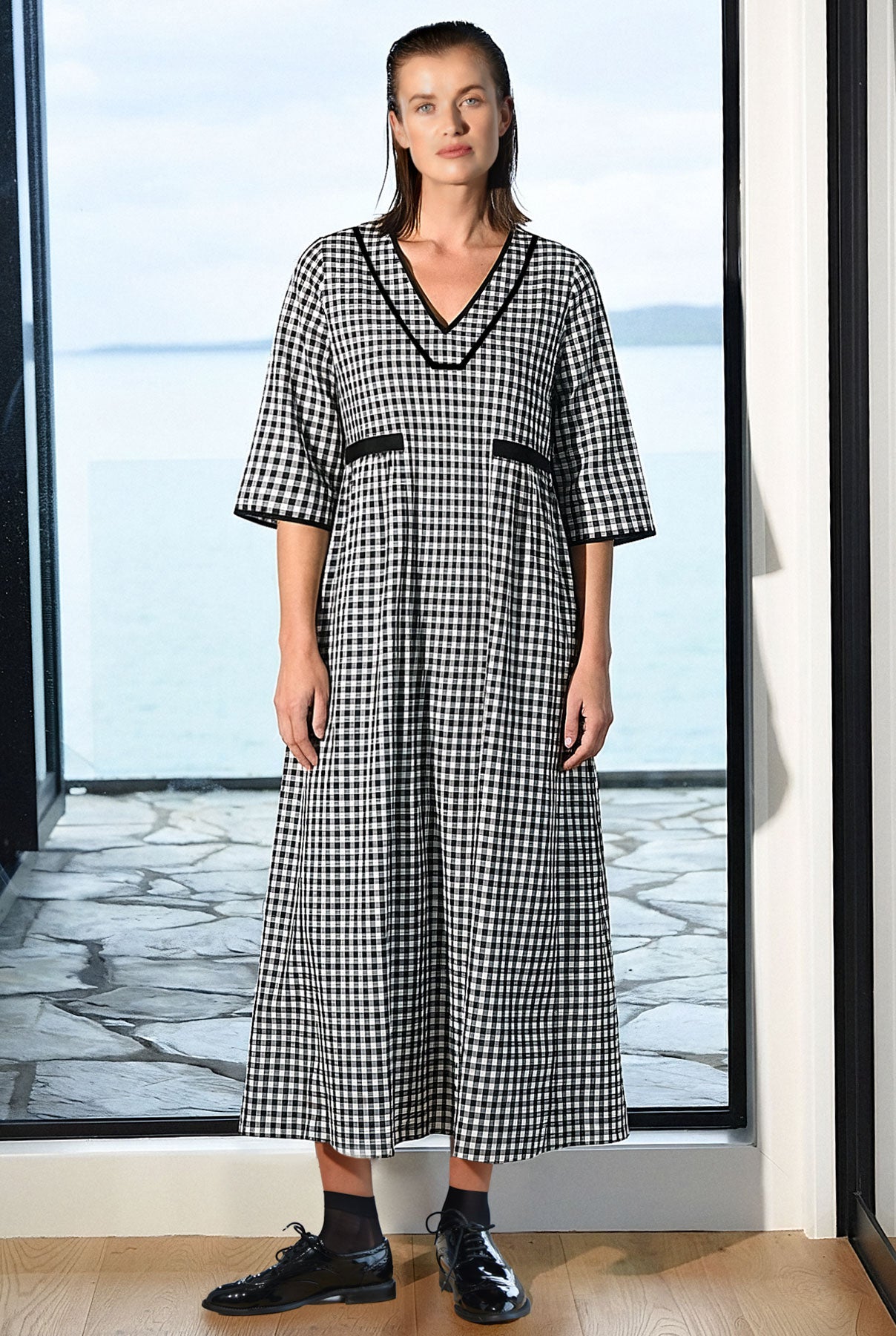 TRELISE COOPER TOGATHER WITH YOU DRESS BLACK AND WHITE GINGHAM DRESS WITH 1/2 SLEEVES AND VNECK RELAXED FIT 