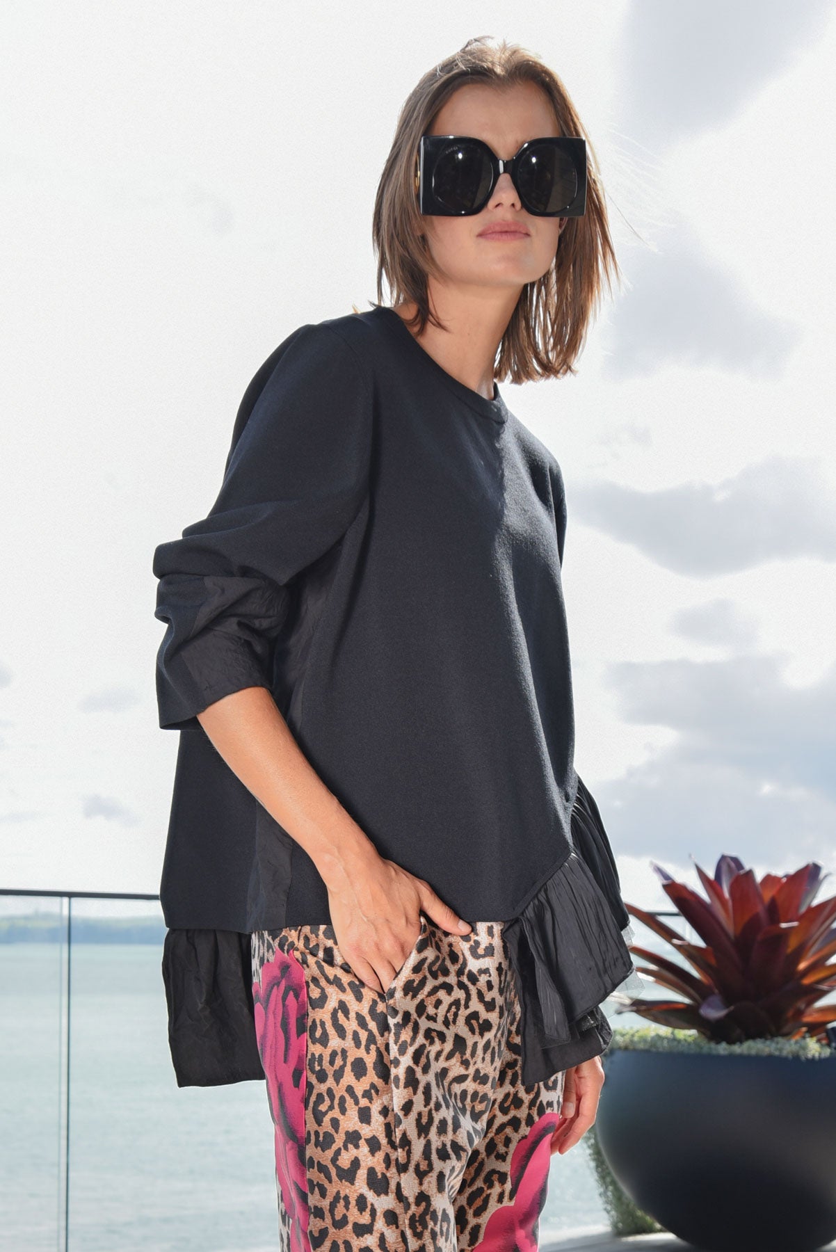 TRELISE COOPER RUFFLE AND GO JUMPER POLYESTER VISCOSE BLACK TOP