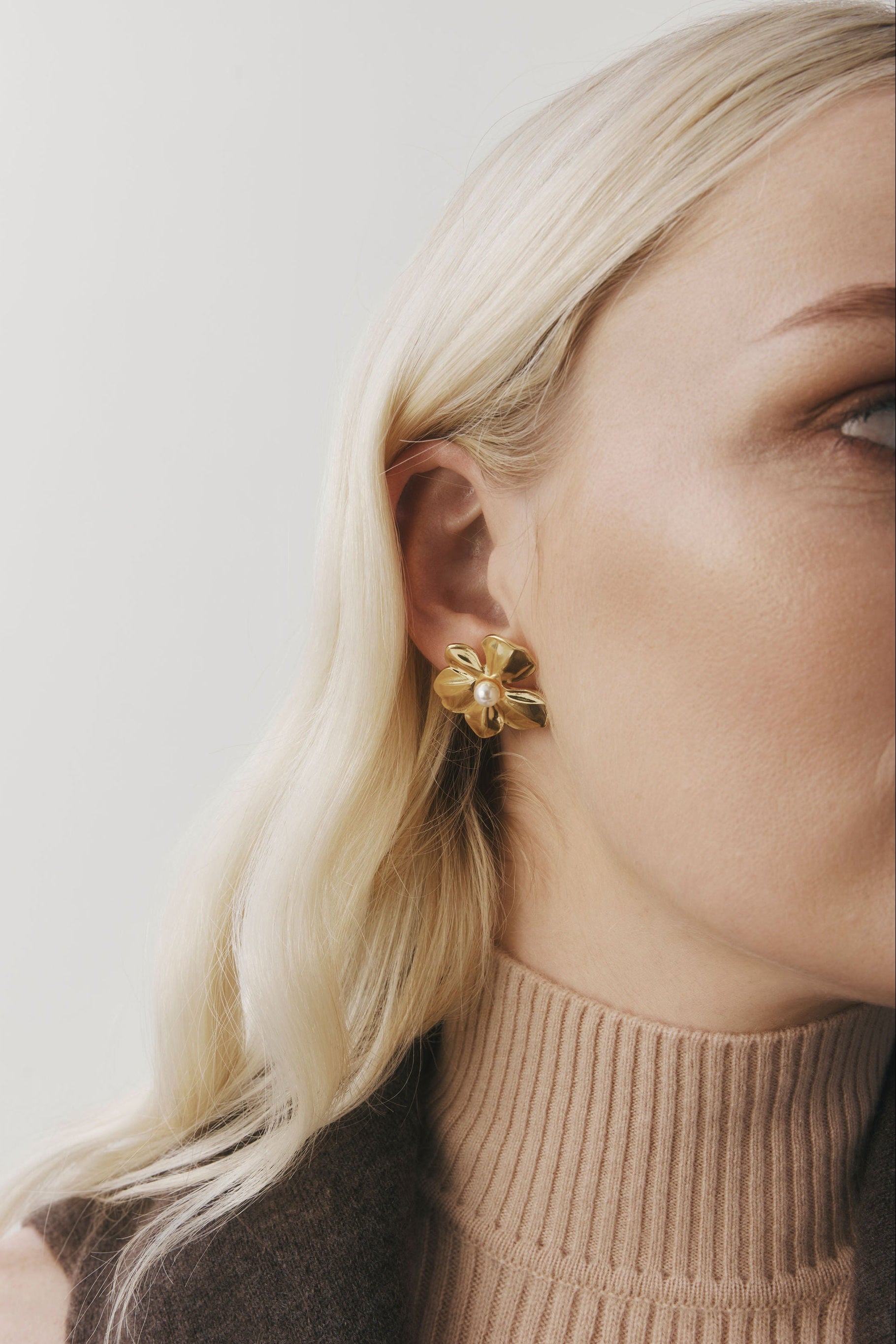 VIOLET EARRING