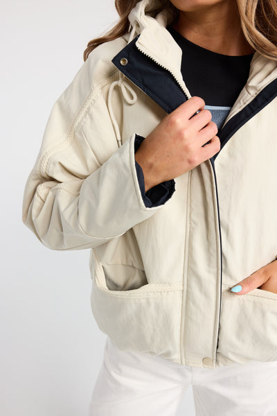 WEEKEND JACKET