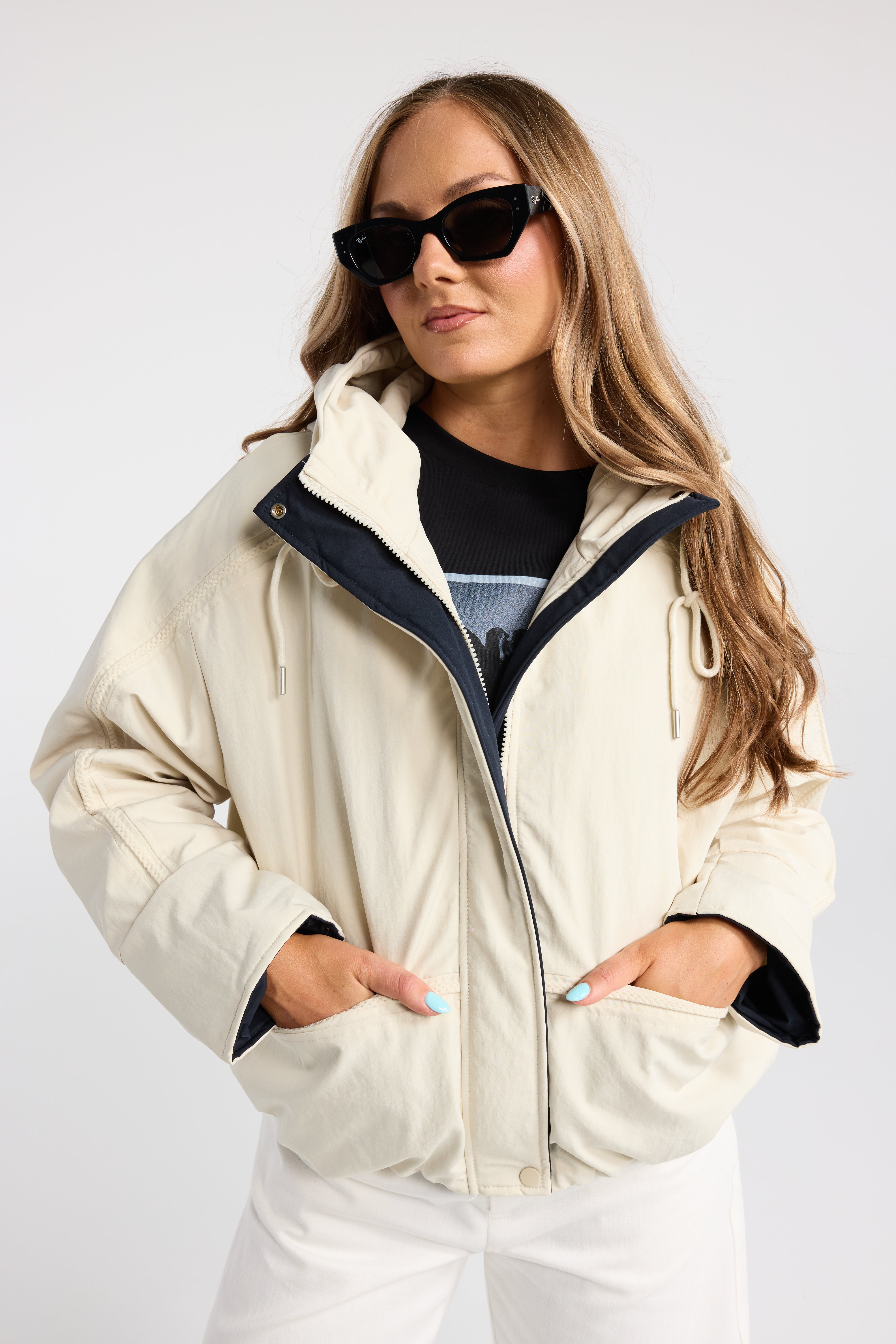 WEEKEND JACKET