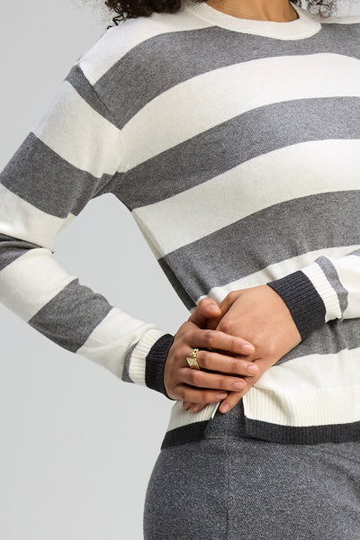 STRIPE CLASH SWEATER