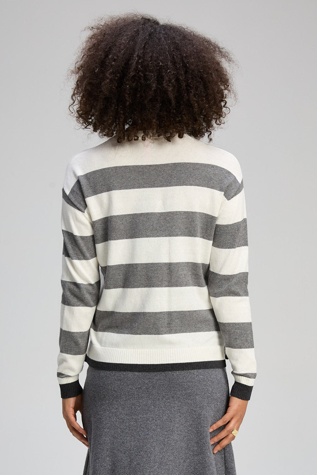 STRIPE CLASH SWEATER
