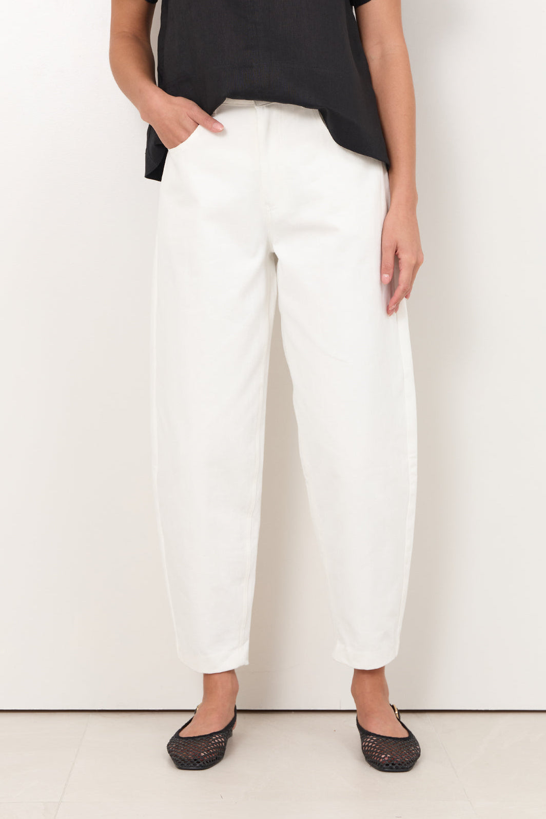 ADORNE HENRI PANT COTTON PANT BARREL LEG JEAN IVORY