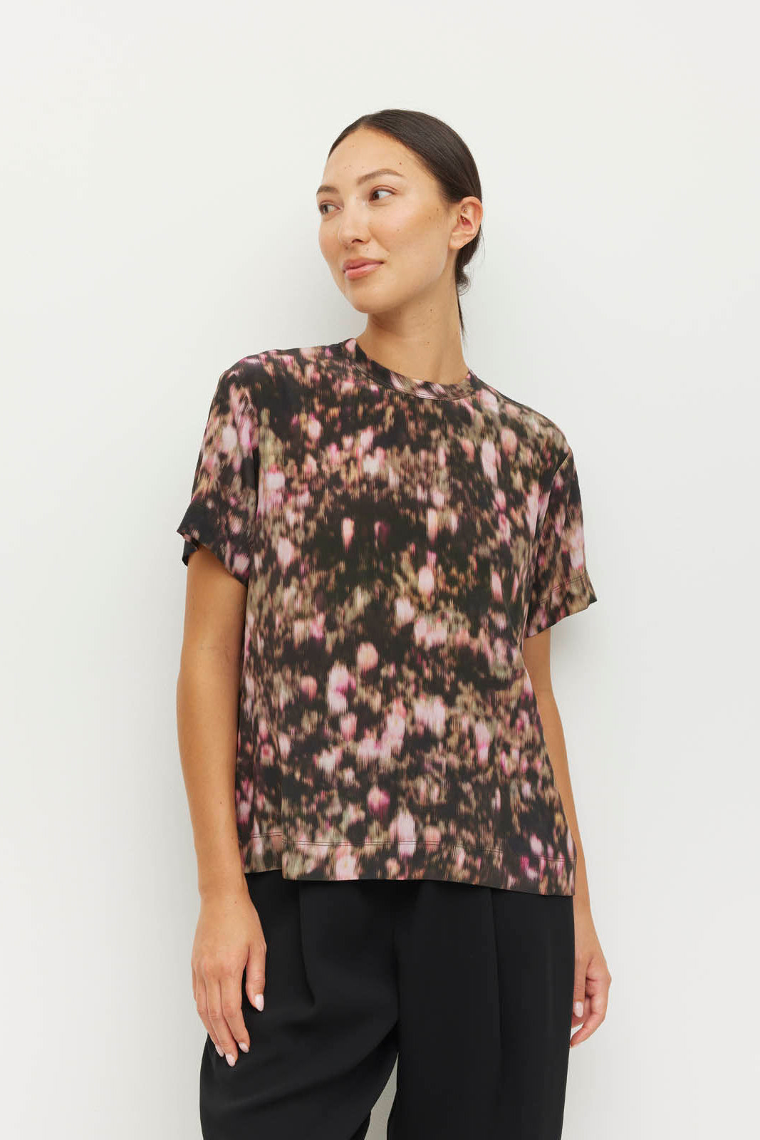 JULIETTE HOGAN FANCY T SILK FLROAL PINK TOP